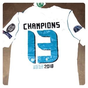 Real Madrid 13 Champions Jersey size S